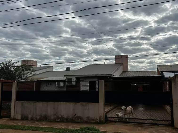 EN VENTA CASA 3 DORMITORIOS